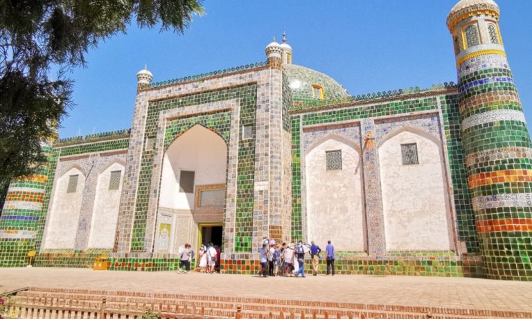 新疆旅遊熱門城市全攻略：從烏魯木齊到喀什，五城解鎖西域之美